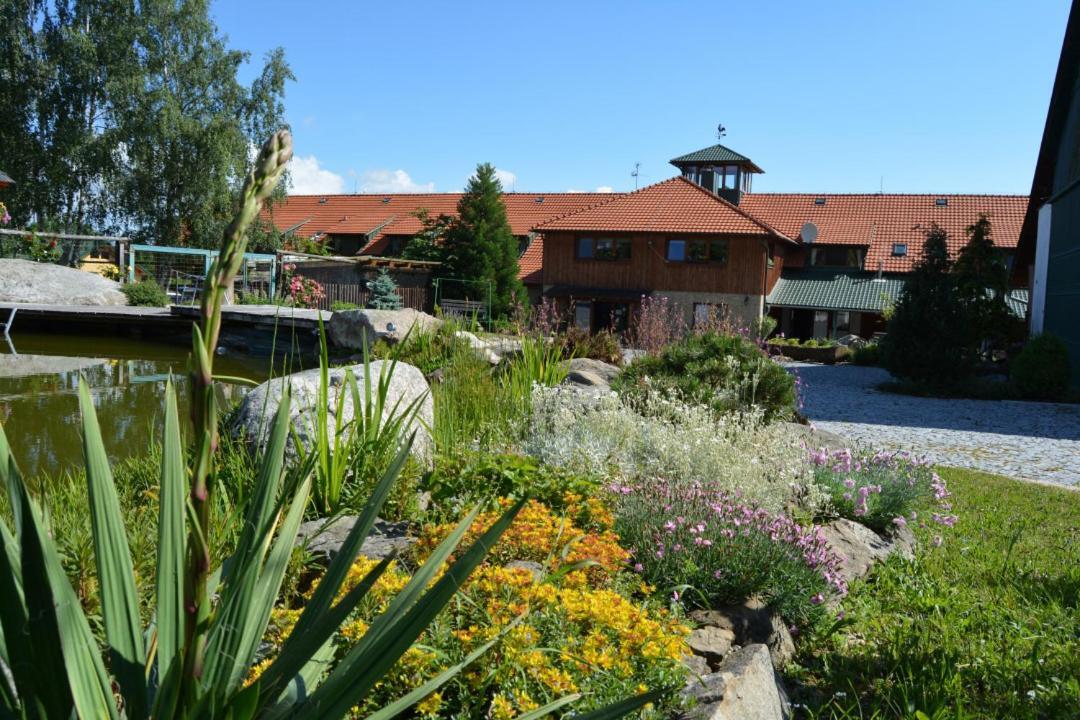 Ekofarma Horni Chrastany Hotel Lhenice Exterior photo
